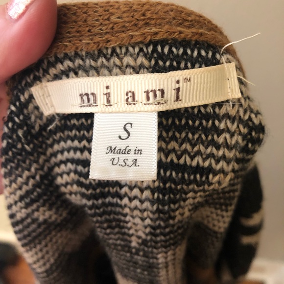 Sweater - Picture 3 of 3